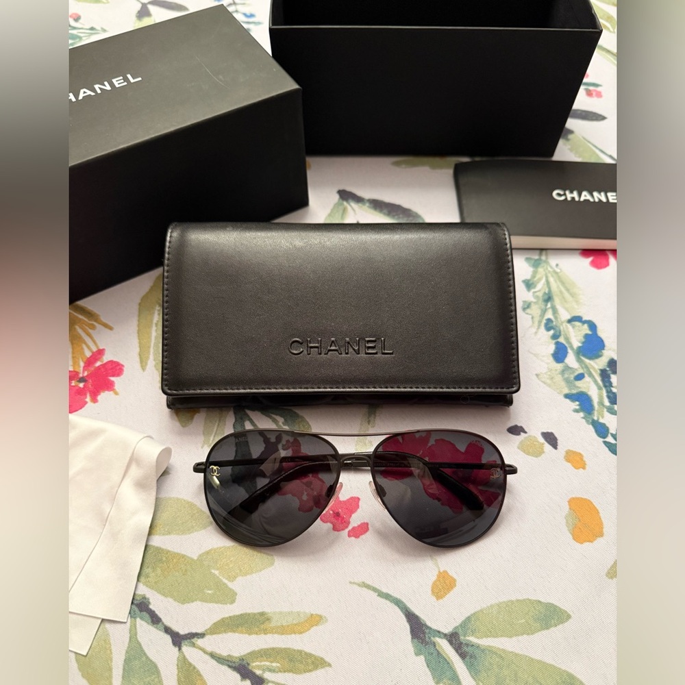 CHANEL Black Sunglasses with Black Leather Case
